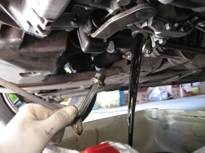 mantenimiento-aceite-de-caja-automatica-en-zaga-car-con-castrol-atf-transmax
